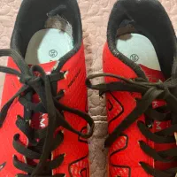 کتونی فوتبال|تجهیزات ورزشی|اندیشه, اندیشه فاز ۴|دیوار