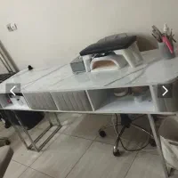 میز ناخن و دو عدد صندلی|آرایشگاه و سالن‌های زیبایی|قرچک, باقرآباد|دیوار