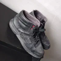 نیم بوت|کیف، کفش، کمربند|نقده, |دیوار