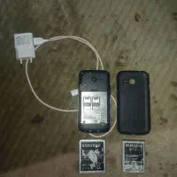 یک گوشی سامسونگ مدل جاوا شماره0168