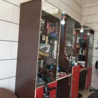 ویترین و صندلی و صندلی ماشینی کودک|آرایشگاه و سالن‌های زیبایی|خمینی‌شهر, |دیوار