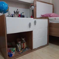 تخت خواب کودک و میز تحریر|تخت و سرویس خواب|تهران, بلوار کشاورز|دیوار