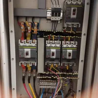 برقکار صنعتی و تعمیرات تابلو برق