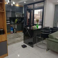 ۱۲۸ متری تک واحدی . دارای ۲ پارکینگ