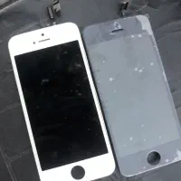 ال سی دی آیفون۵