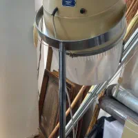 میز و صندلی آرایشگاه و سشوار ایستاده|آرایشگاه و سالنهای زیبایی|آزادشهر, |دیوار