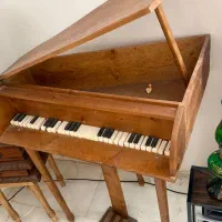 پیانو دکوری