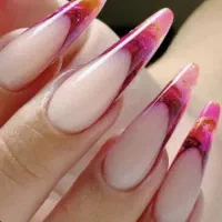 آموزش کاشت ناخن و خدمات ناخن