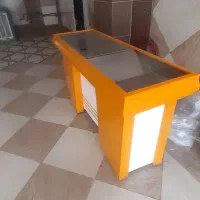 سلام میز فروشگاه وتعدادی قفسه