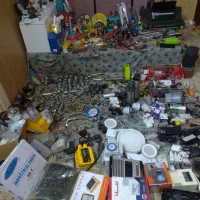 ابزار و اتصالات و قطعات صنعتی ، فروش کلی و جزئی