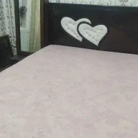 تخت با تشک نو وکفی های نومیزآرایش و ومیز تلفن