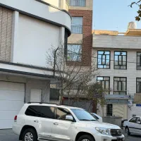 لندکروز مدل 2010 بدون رنگ