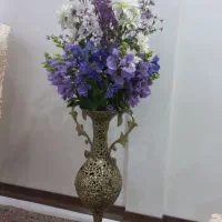 گل مصنوعی با گلدان برنجی
