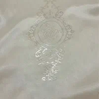پرده پارچه ابریشم ۳۲۰ در ارتفاع ۲۶۰