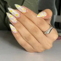 ارائه خدمات تخصصی ناخن،کاشت وآموزش حرفه ای درماسال