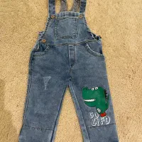 تعدادی لباس کودک