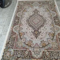 فرش در حد نو پرز دار بدونه ایراد