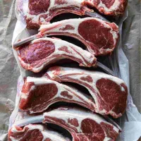 فروش گوسفند زنده نر با باسکول دیجیتال جلو درب منزل|حیوانات مزرعه|تهران, سهروردی|دیوار