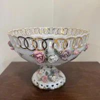 ظروف پذیرایی چینی گل برجسته