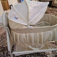 تکان می‌خورد وبرای نوزاد کاملا ایمن وراحت است