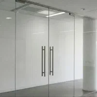 تعمیر و نصب شیشه سکوریت و آلومینیوم|خدمات پیشه و مهارت|شاهین‌شهر, شهرک صنعتی|دیوار