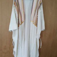 تعدادی مانتو و پیرهن مجلسی کیف و کفش