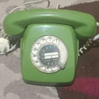 تلفن قدیمی و دکوری