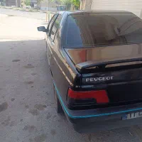 راننده با ماشین ۴۰۵ سرحال