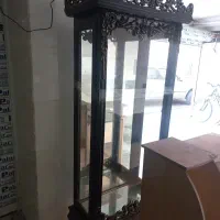 بوفه تمام شیشه، آینه دار،چوب راش'مشکی.|بوفه، ویترین، کنسول|اردبیل, |دیوار