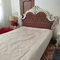 تخت خواب و میزآرایشی