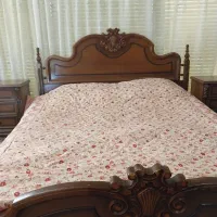 تخت خواب دو نفره به همراه دو عدد پا تختی