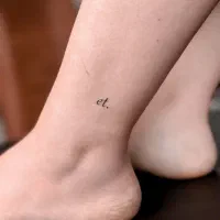 یک خانم برای مدل تتوبدن ، شیدینگ لب ، کاشت مژه|خدمات آرایشگری و زیبایی|کرمانشاه, |دیوار