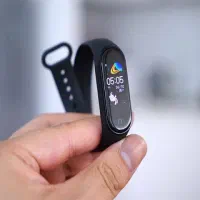 می بند شیائومی ۴