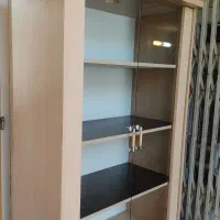 کتابخانه و بوفه چوبی بسیار تمیز و نو
