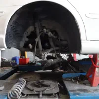 جلوبندی سازی و تعمیرات کمک فنر و اکسل