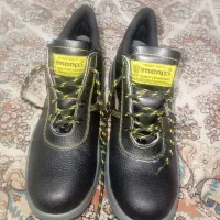 فروش فوری یک جفت کفش ایمنی