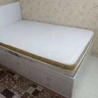 تخت خواب یک نفره