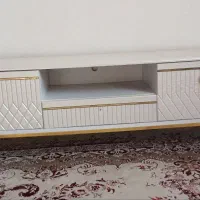 میز تلویزیون.