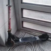 اسکوتر دسته بالا پایین تنظیم میشه ترمز داره|دوچرخه، اسکیت، اسکوتر|نقده, |دیوار