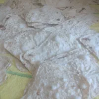 سلام نان لواش محلی مجنی موجود میباشد