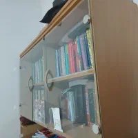 میز مطالعه و کتابخانه