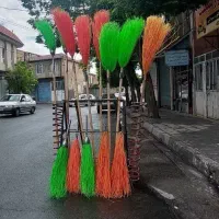 جاروی نارنجی و سبز رنگ کریمی