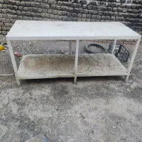 میز کار آهنی