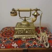 تلفن سلطنتی بدنه برنزی قدیمی درحد اکبند واقعی|کلکسیون اشیاء عتیقه|تهران, جنت‌آباد مرکزی|دیوار