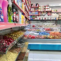 فروشنده خانم