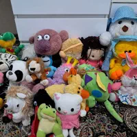 تعدادی عروسک