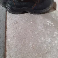 یک جفت کفش ایمنی