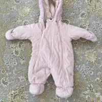 مقداری لباس نوزادی