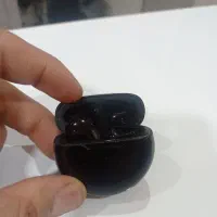 ایرپاد مشکی تک گوش