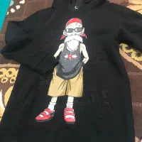 تعدادی لباس مانتو و شلوار کیف